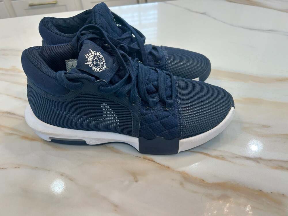 Like New! Nike LeBron Witness 8 TB 'College Navy' Basketball Shoes